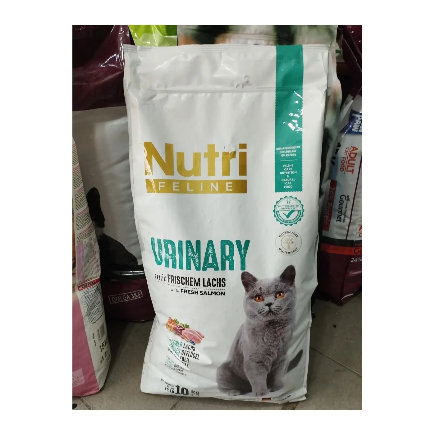 Nutri Feline Urinary Düşük Tahıllı Taze Somonlu Yetişkin Kedi Maması (10 kg)